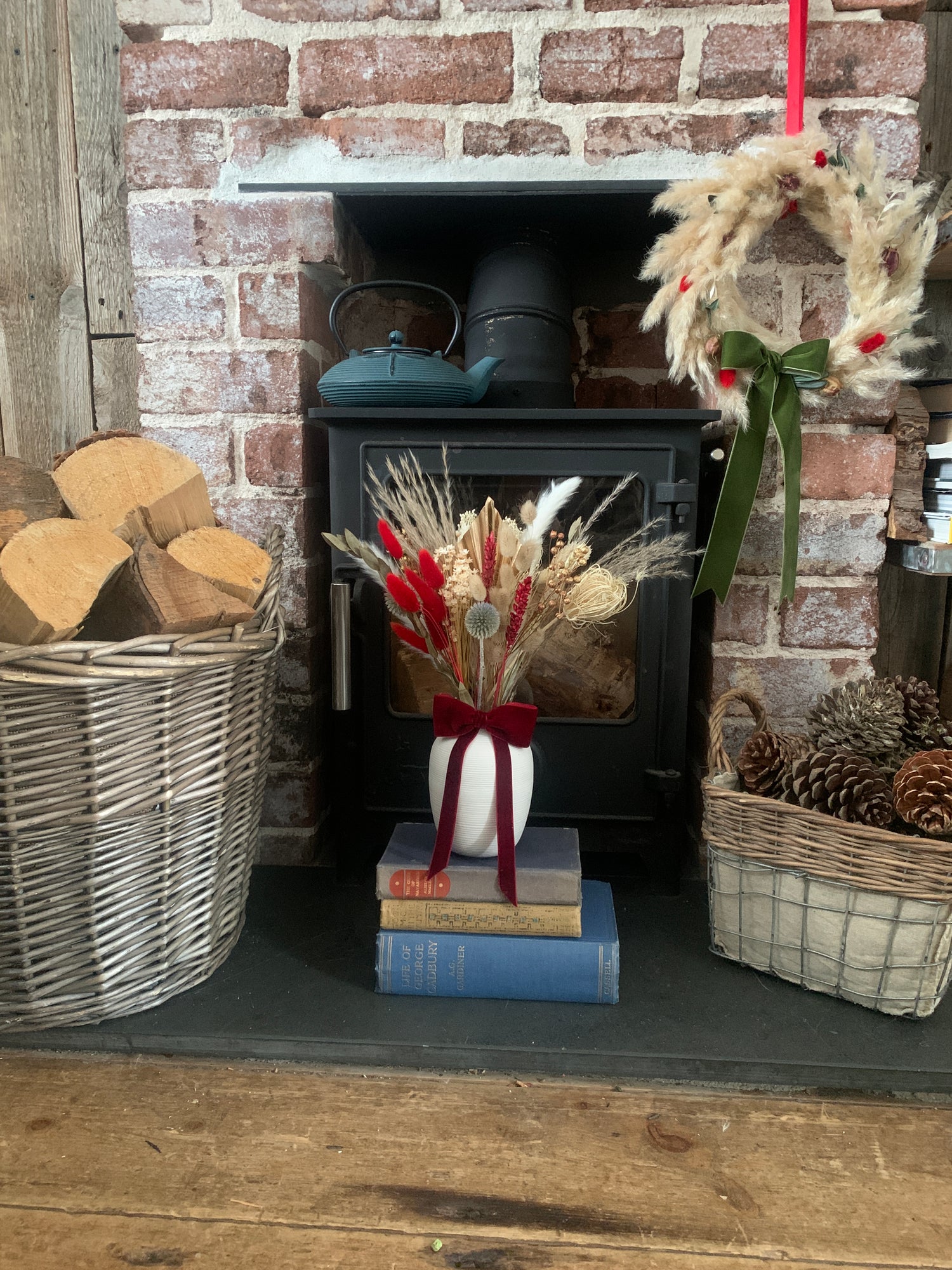 Dried Flower Christmas Wreath Pampas olive green and red