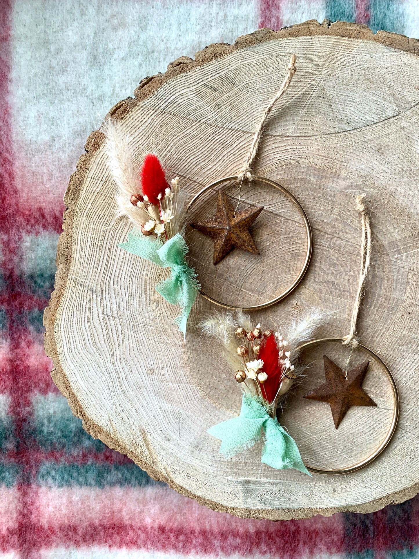 Gold ring dried flower ornament rustic star