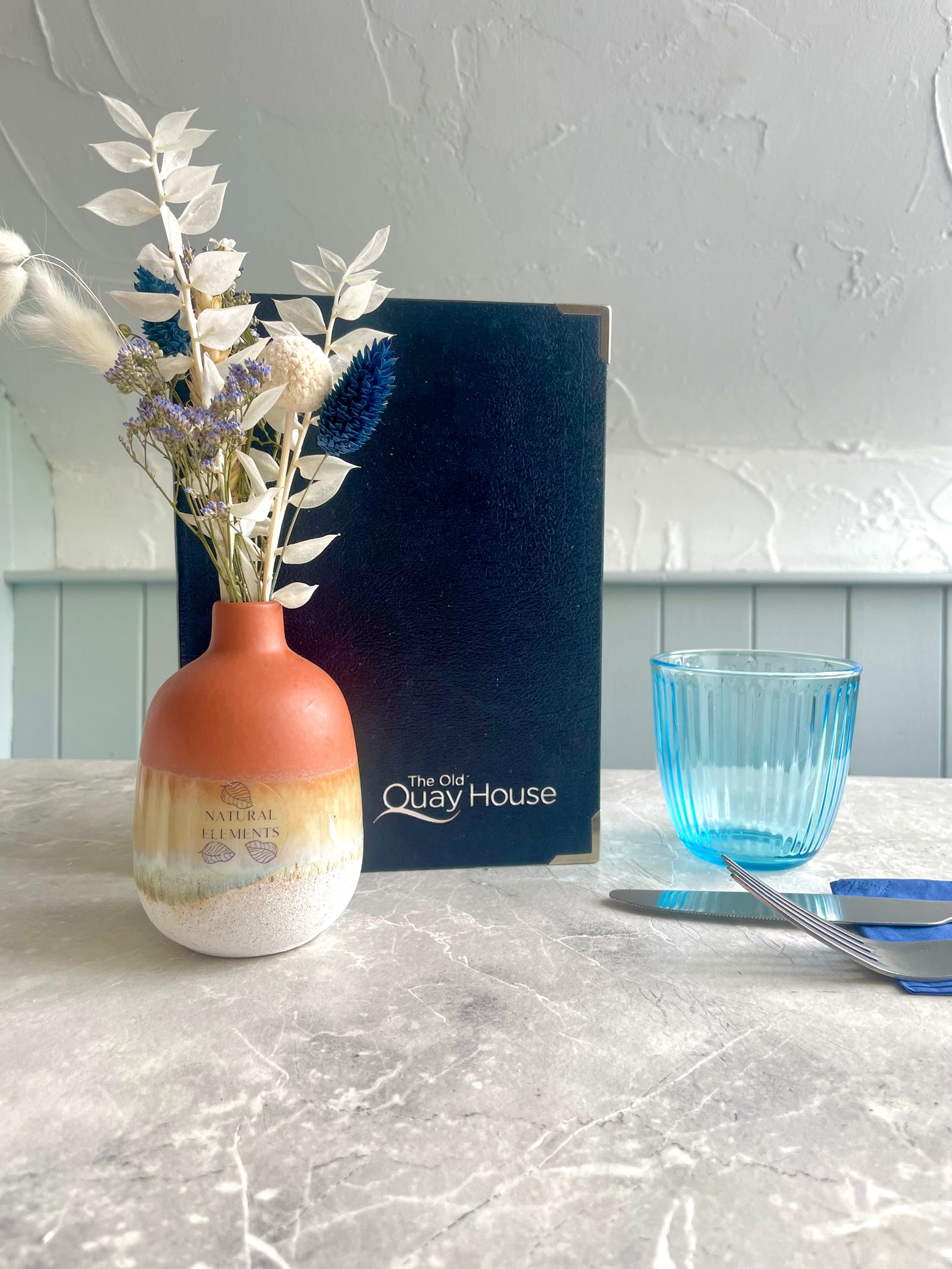 Restaurant dried flower table decoration